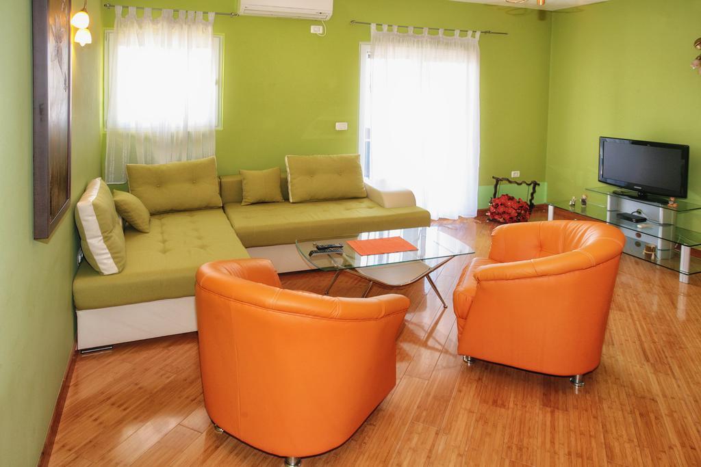 Apartments Villa Happy Mrcevac Buitenkant foto
