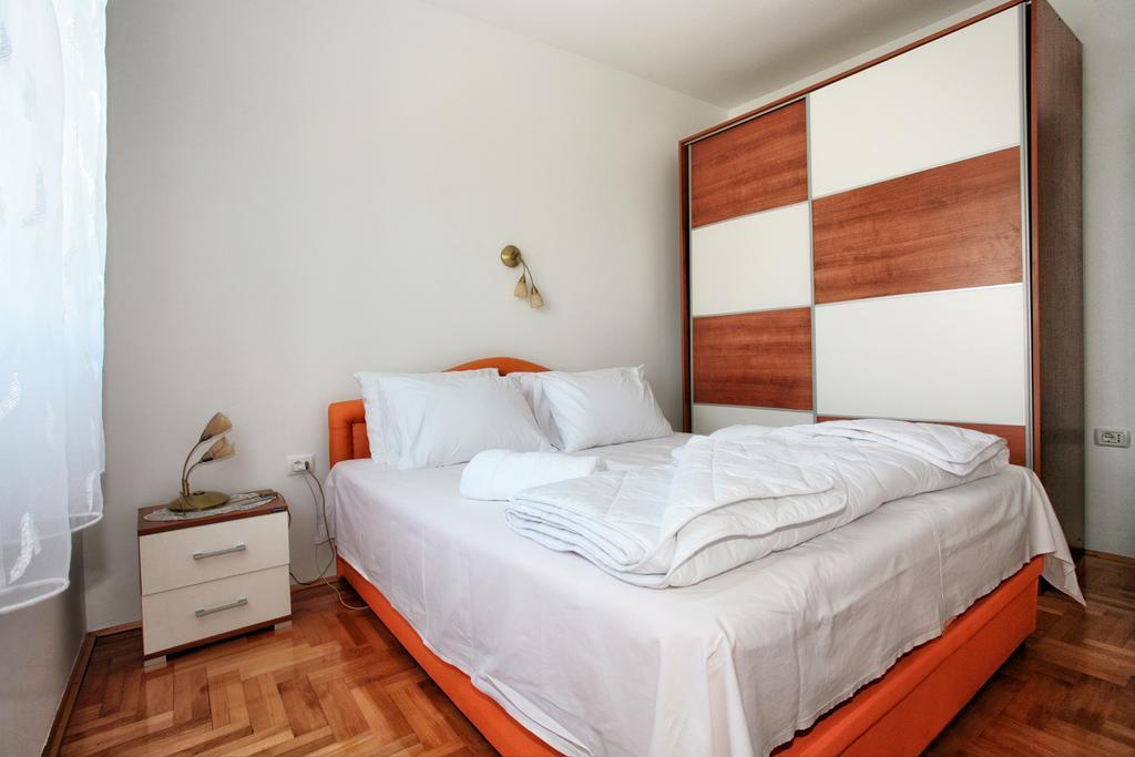 Apartments Villa Happy Mrcevac Buitenkant foto