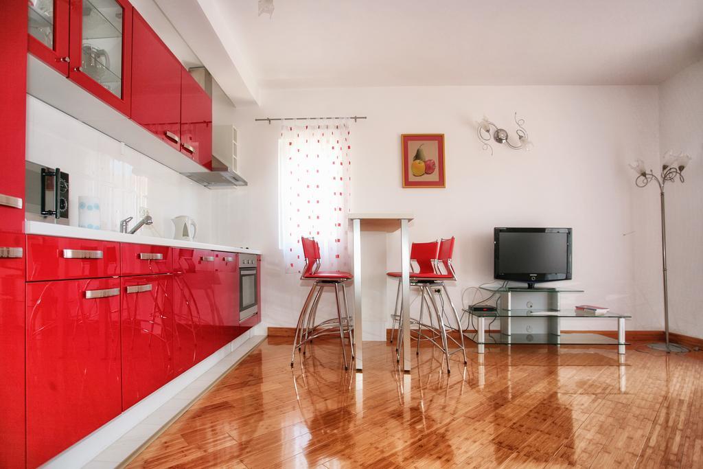 Apartments Villa Happy Mrcevac Buitenkant foto