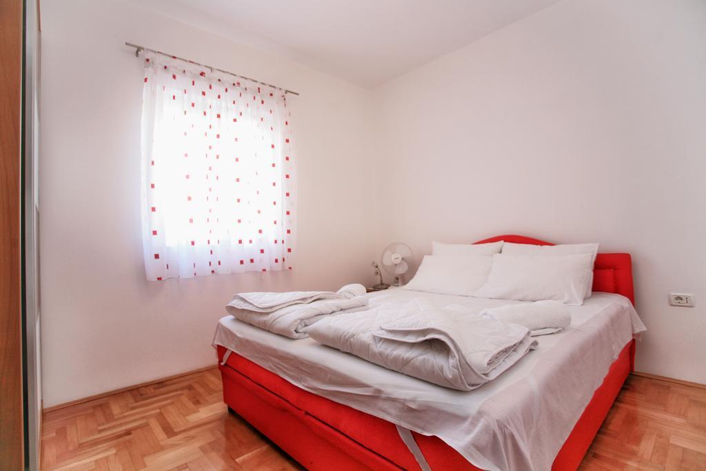 Apartments Villa Happy Mrcevac Buitenkant foto
