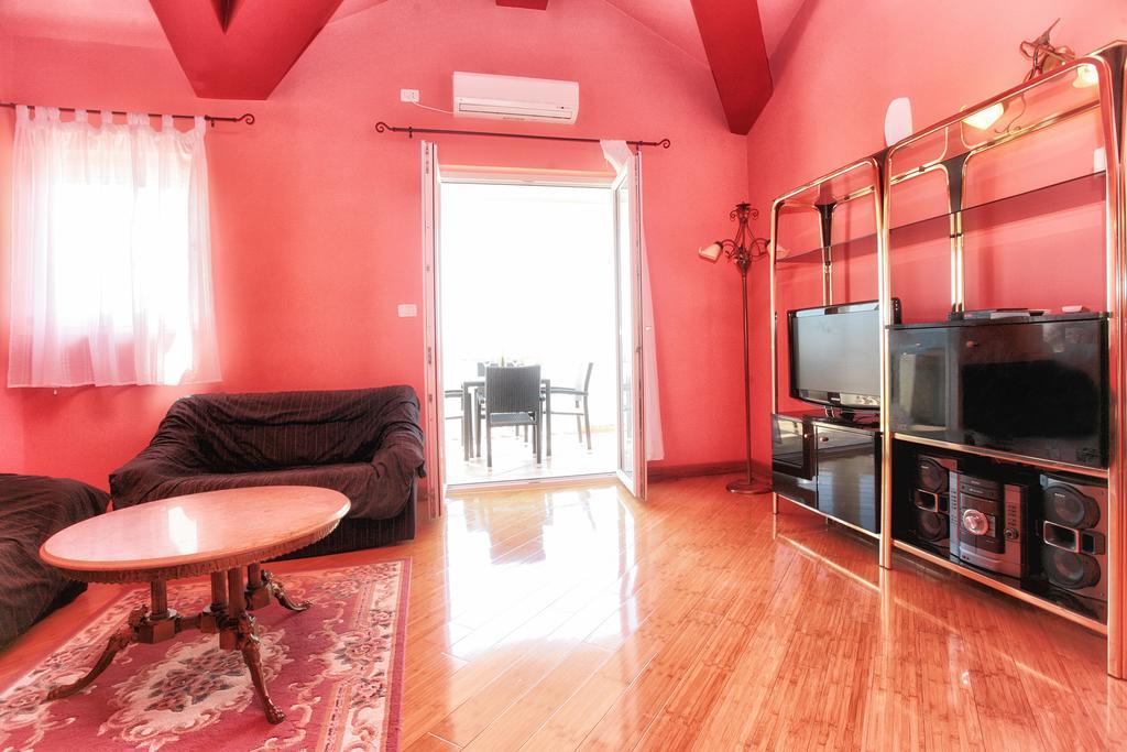 Apartments Villa Happy Mrcevac Buitenkant foto