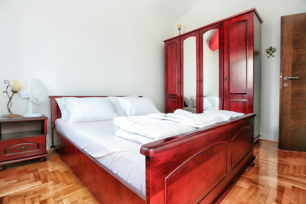Apartments Villa Happy Mrcevac Buitenkant foto