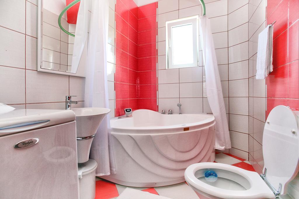 Apartments Villa Happy Mrcevac Buitenkant foto