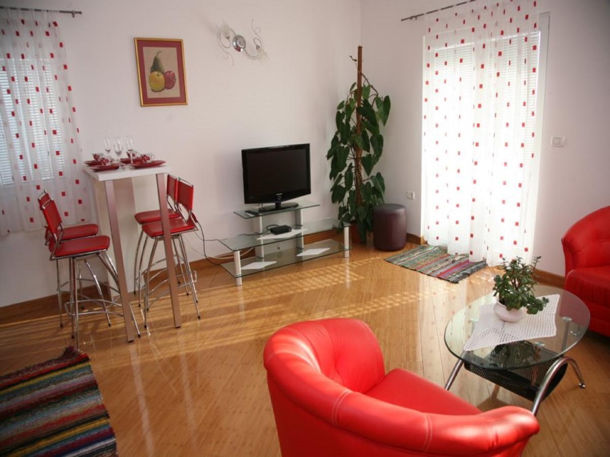 Apartments Villa Happy Mrcevac Buitenkant foto