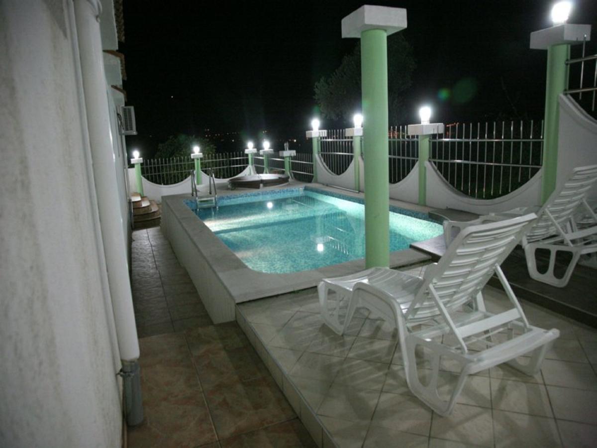 Apartments Villa Happy Mrcevac Buitenkant foto
