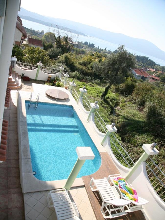 Apartments Villa Happy Mrcevac Buitenkant foto